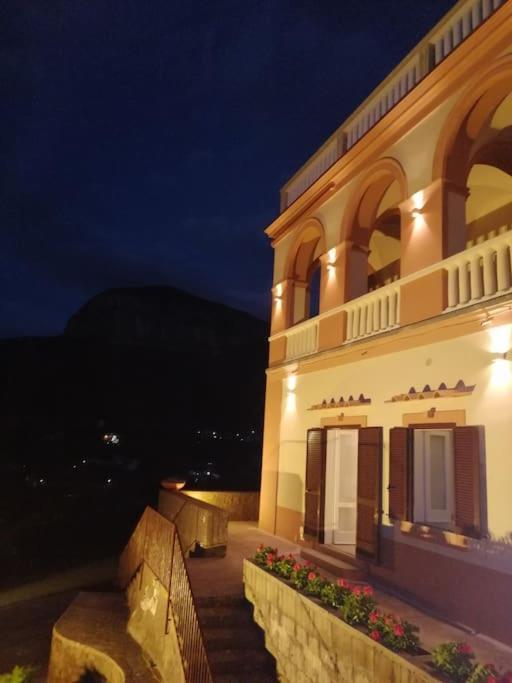 Collywood Villa ปิอาโนดิซอร์เรนโต ภายนอก รูปภาพ